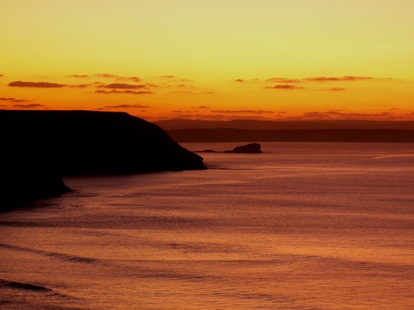 Sunset on Portreath Beach - A glass of wine  - a crab from the local fisherman - ENJOY 